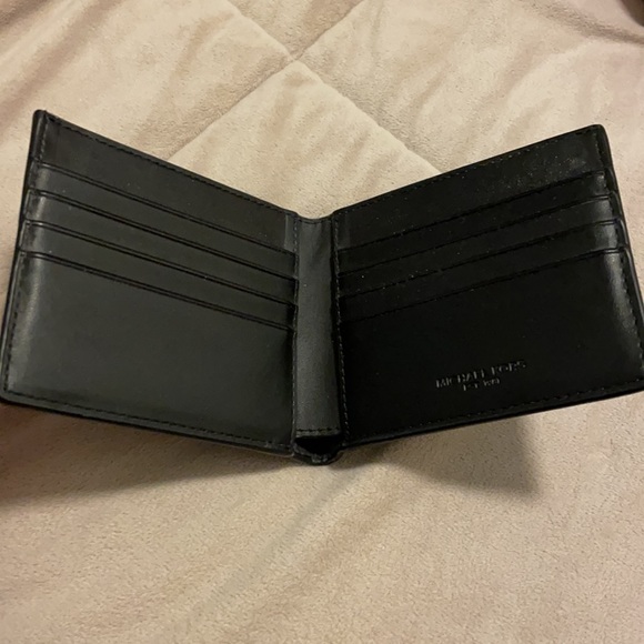 Men’s Michael Kors Wallet - Picture 2 of 5